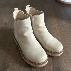 Tan Chelsea Boots